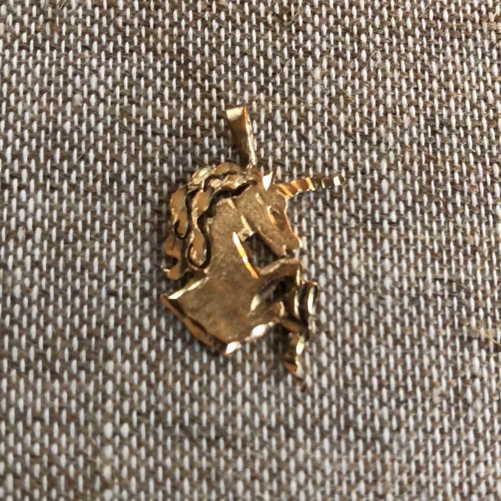 14k gold unicorn pendant